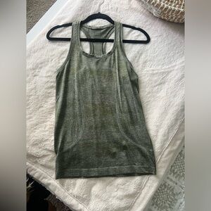 Lululemon tank top